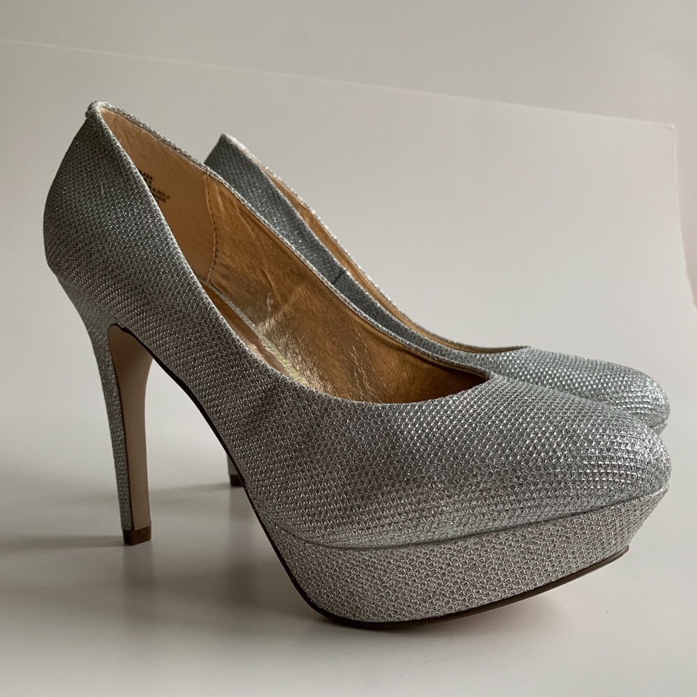 Madden Girl Silver Metallic Platform Heel Size 9